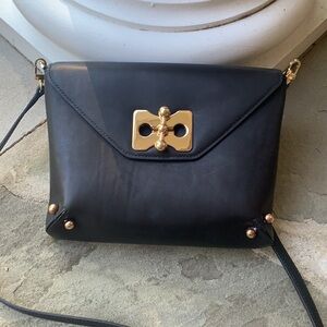 VOLVER Black Leather Twist Lock Convertible Clutch Crossbody Bag NEW